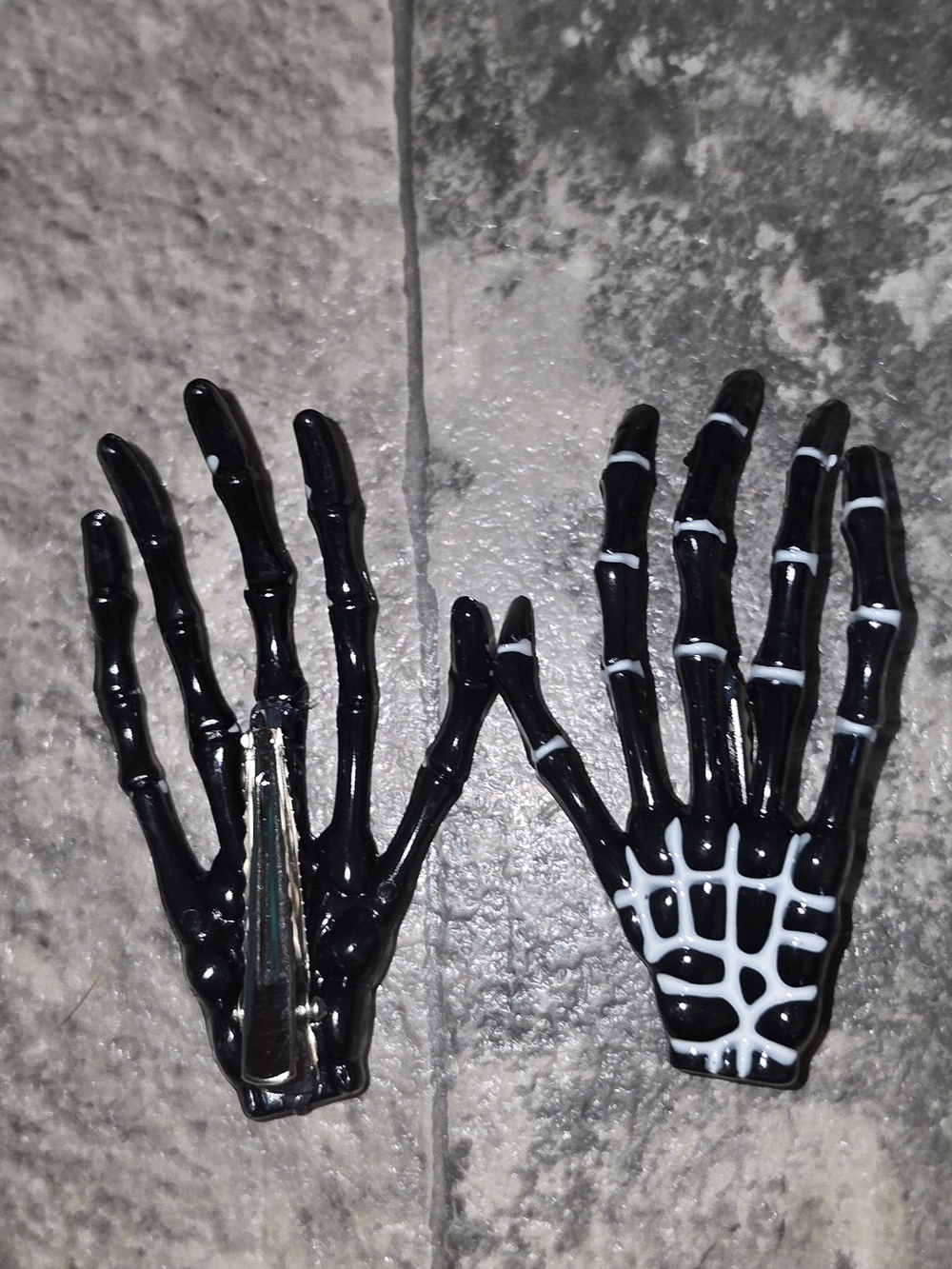 2pc Black Skeleton Hands Hair Clips - Decorative Halloween/Goth Accessory BNIB